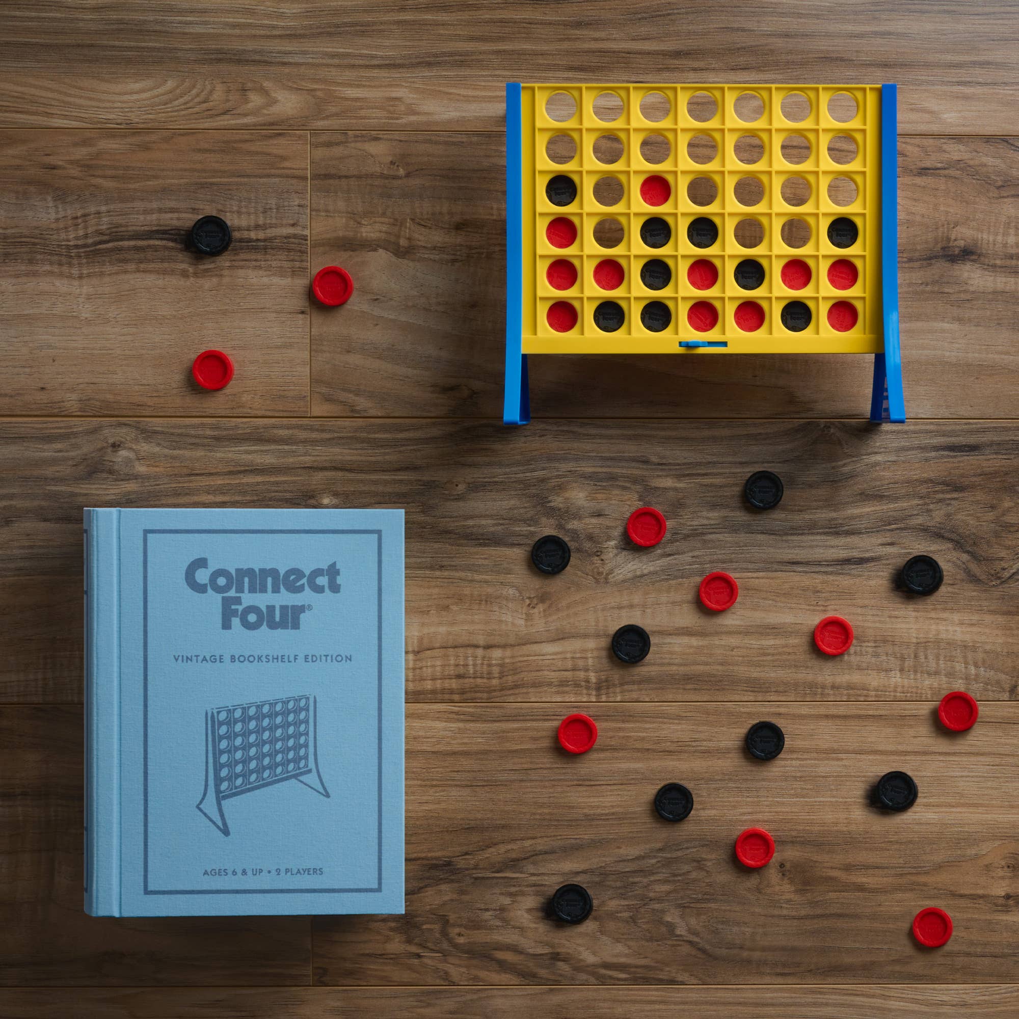 Connect 4 - Vintage Bookshelf Edition - Bards & Cards