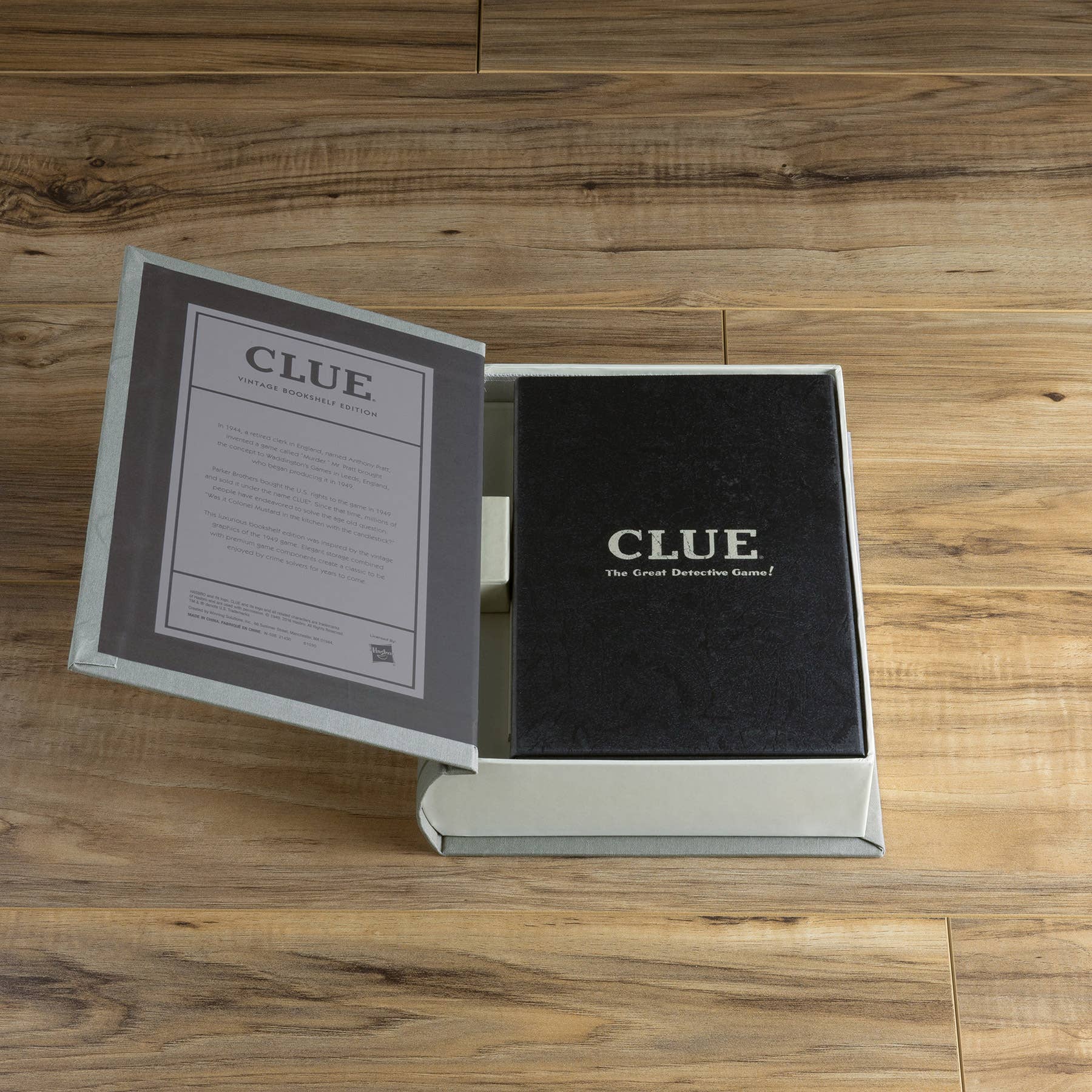 Clue - Vintage Bookshelf Edition - Bards & Cards