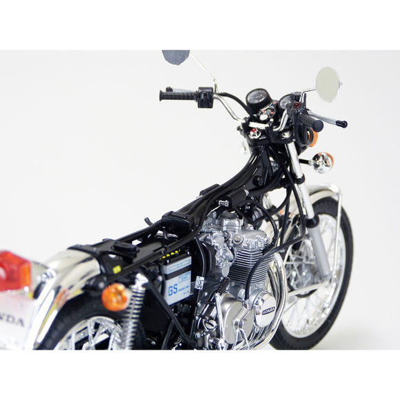 Aoshima: 1/12 Honda CB400Four I/II (398CC) Scale Model Kit #30 - Bards & Cards