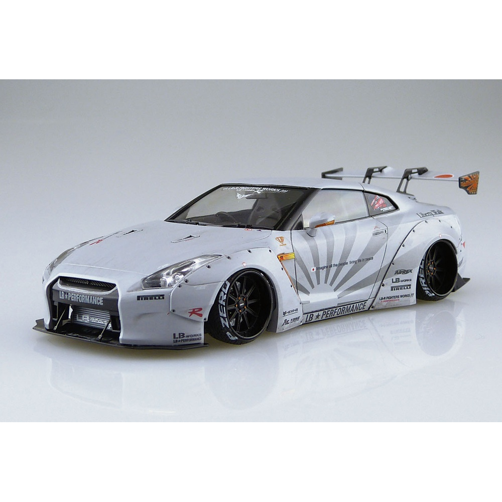 Aoshima: 1/24 LB-Works R35 GT-R Ver. 2 Scale Model Kit #10 - Bards & Cards