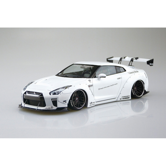 Aoshima: 1/24 LB-Works R35 GT-R Type 1.5 Scale Model Kit #11 - Bards & Cards