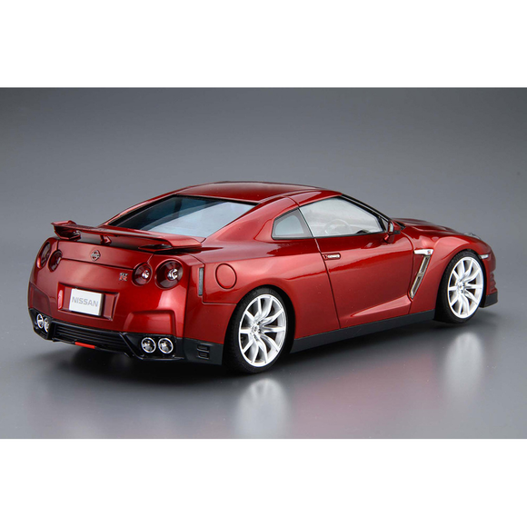 Aoshima: 1/24 Nissan R35 GT-R Pure Edition '14 Scale Model Kit #03 - Bards & Cards