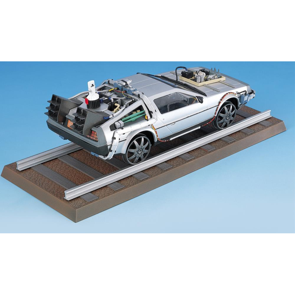 Aoshima: 1/24 Back To The Future Delorean From Part III & Railroad Ver. Scale Model Kit #BT-03