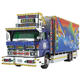 Aoshima: 1/32 Decoration Truck Nansei Reizo (4T Refrigerated) Special Liner Scale Model Kit #53 - Bards & Cards