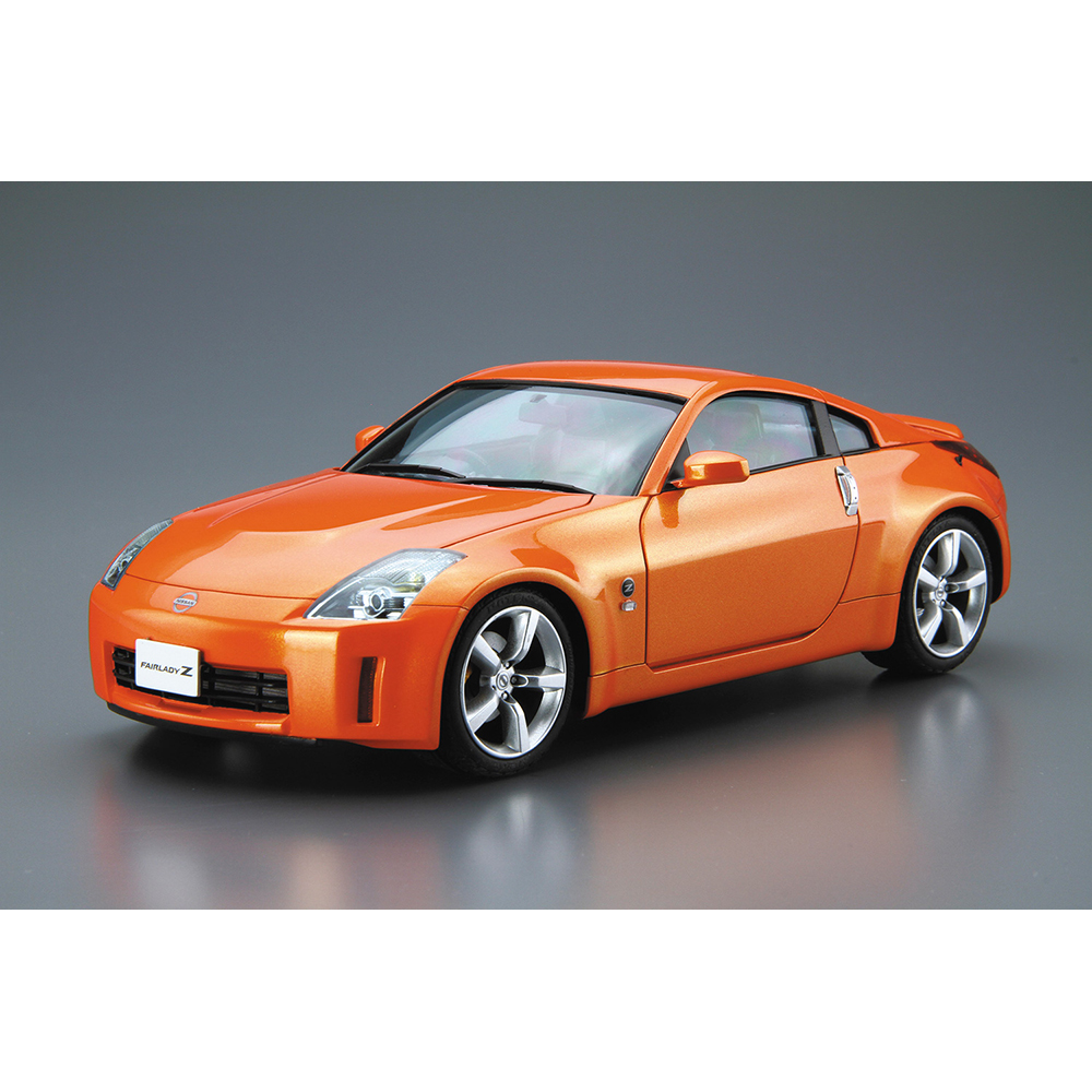 Aoshima: 1/24 Nissan Z33 FairladyZ Version ST '07 Scale Model Kit #33 - Bards & Cards