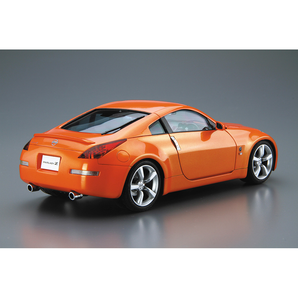 Aoshima: 1/24 Nissan Z33 FairladyZ Version ST '07 Scale Model Kit #33 - Bards & Cards