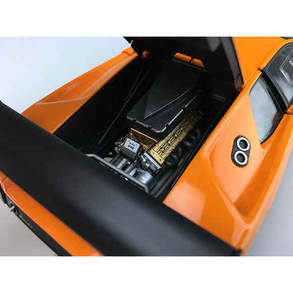 Aoshima: 1/24 Lamborghini Diablo GTR '99 Scale Model Kit #24 - Bards & Cards