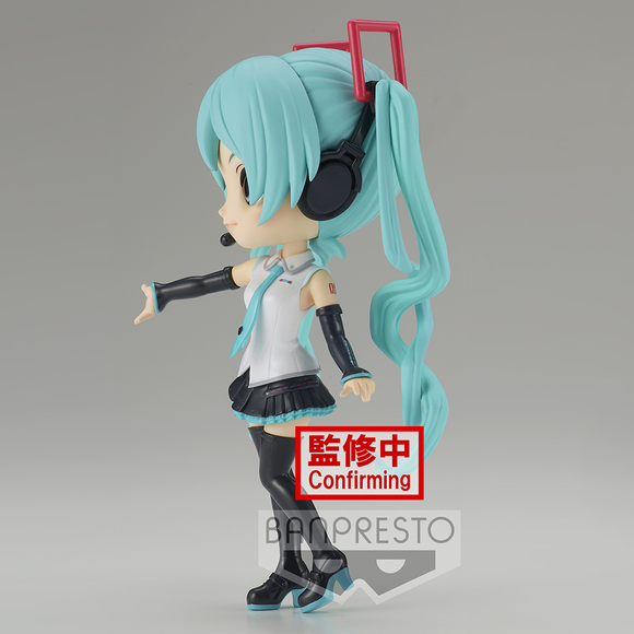 Banpresto Q Posket: Vocaloid - Hatsune Miku V4X Style (Ver. A) - Bards & Cards