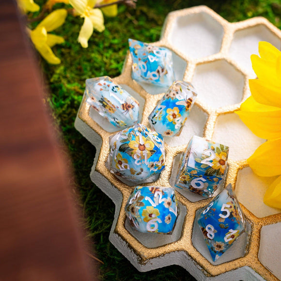 Bees And Flower Handmade Resin DND Dice Set - Bards & Cards