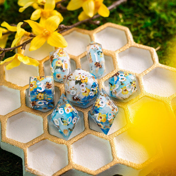 Bees And Flower Handmade Resin DND Dice Set - Bards & Cards