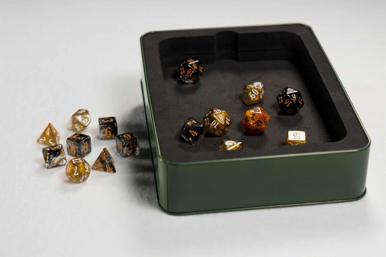 Epic Character Class Dice Set: The Game Master - Bards & Cards