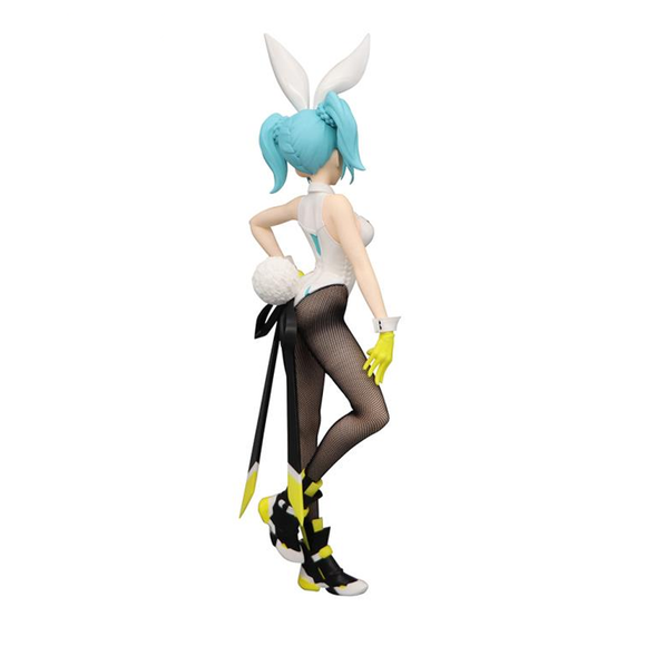 FuRyu: Vocaloid: BiCute Bunnies - Hatsune Miku (Street Ver.) Figure - Bards & Cards