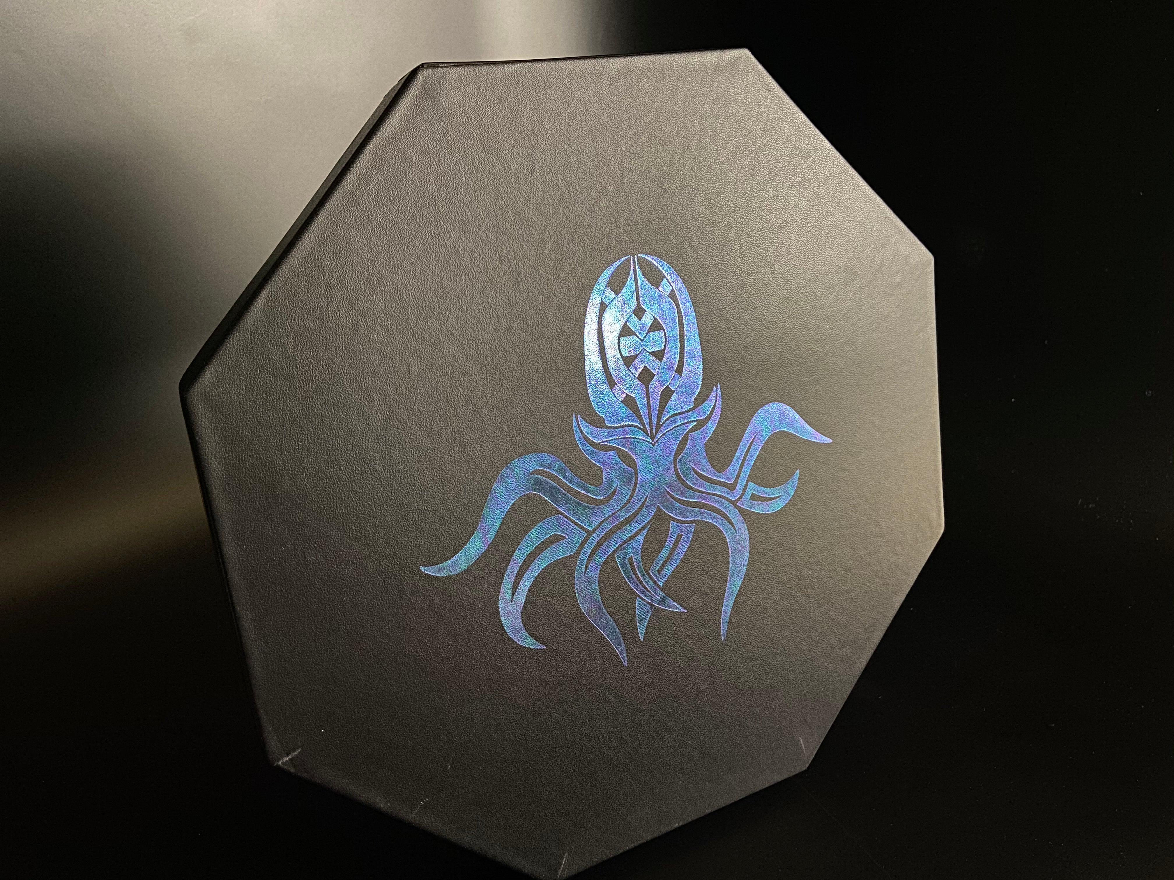 Color Shift Dice Tray Lid - Cthulhu Design - Bards & Cards