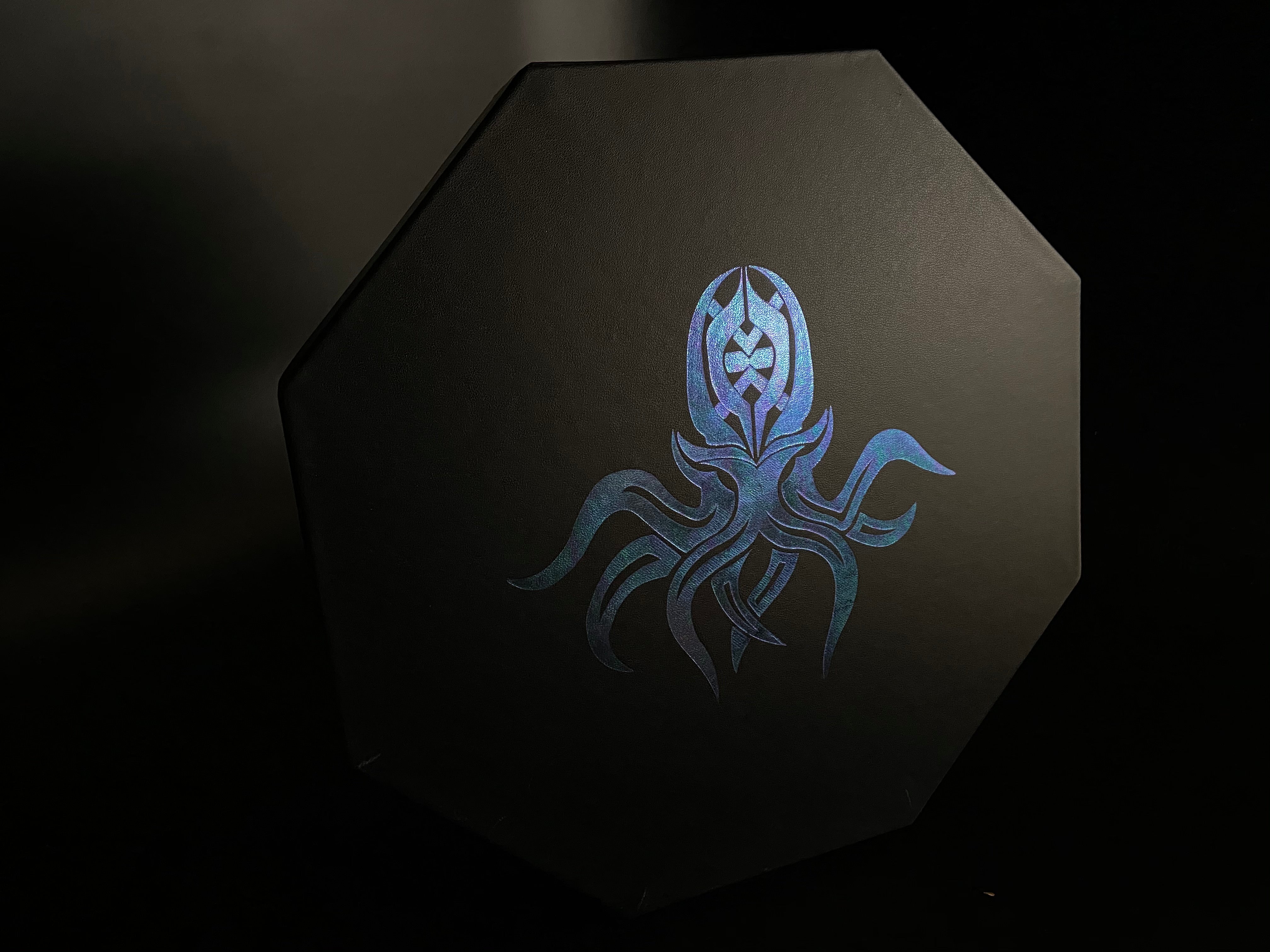 Color Shift Dice Tray Lid - Cthulhu Design - Bards & Cards