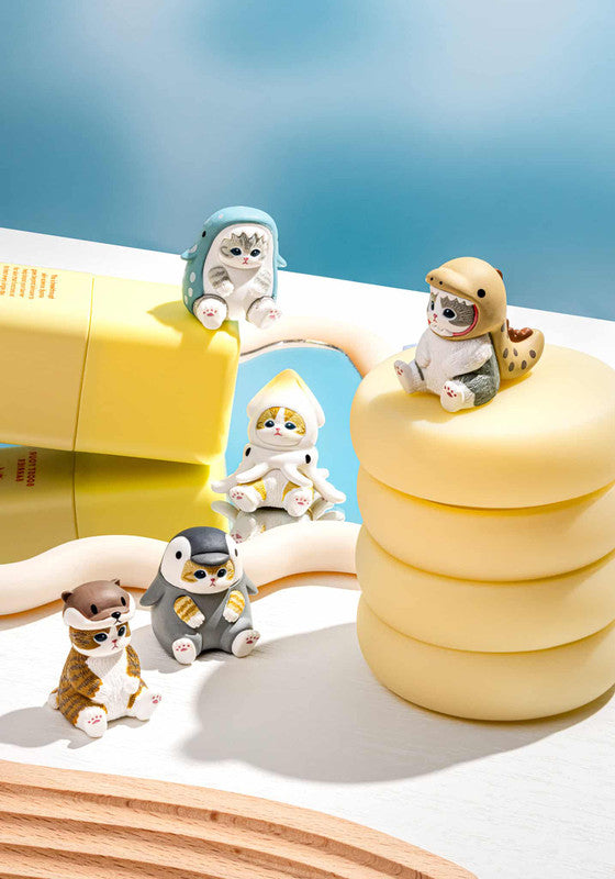 Kitan Club: Mofusand Sitting Aquarium Cat - 1 Blind Box - Bards & Cards