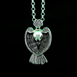 Mark of the Raven Pendant (D&D) - Bards & Cards