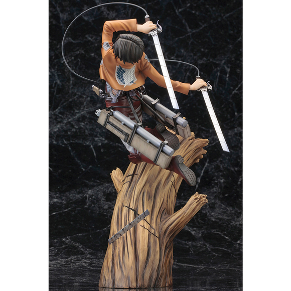 KOTOBUKIYA ARTFX J: Attack on Titan - Levi Renewal Package Ver. 1/7 Scale Figure - Bards & Cards
