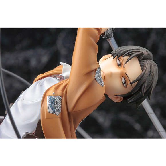 KOTOBUKIYA ARTFX J: Attack on Titan - Levi Renewal Package Ver. 1/7 Scale Figure - Bards & Cards