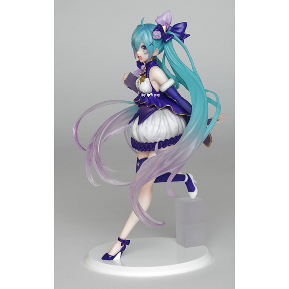 Taito: Vocaloid - Hatsune Miku (3rd Season Winter Ver.) Prize Figure - Bards & Cards