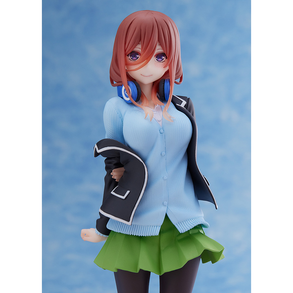 Taito: The Quintessential Quintuplets - Nakano Miku (Uniform Ver.) Renewal Coreful Prize Figure - Bards & Cards