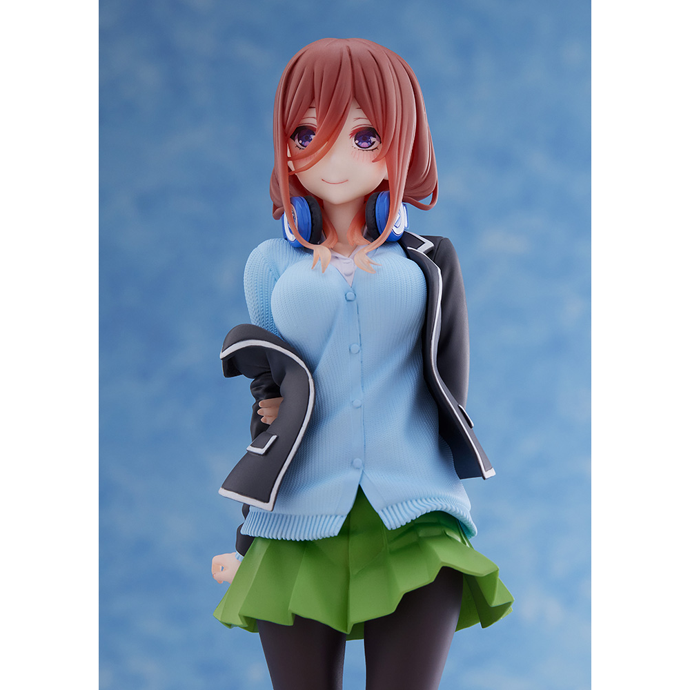 Taito: The Quintessential Quintuplets - Nakano Miku (Uniform Ver.) Renewal Coreful Prize Figure - Bards & Cards