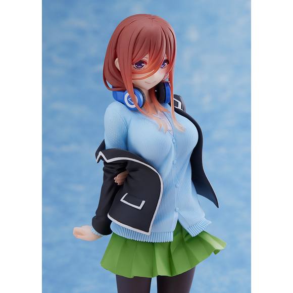 Taito: The Quintessential Quintuplets - Nakano Miku (Uniform Ver.) Renewal Coreful Prize Figure - Bards & Cards