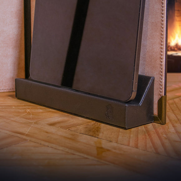 Magnetic Tablet Holder - Digital Display Mount for Game Master Screen & D&D Tools - Bards & Cards