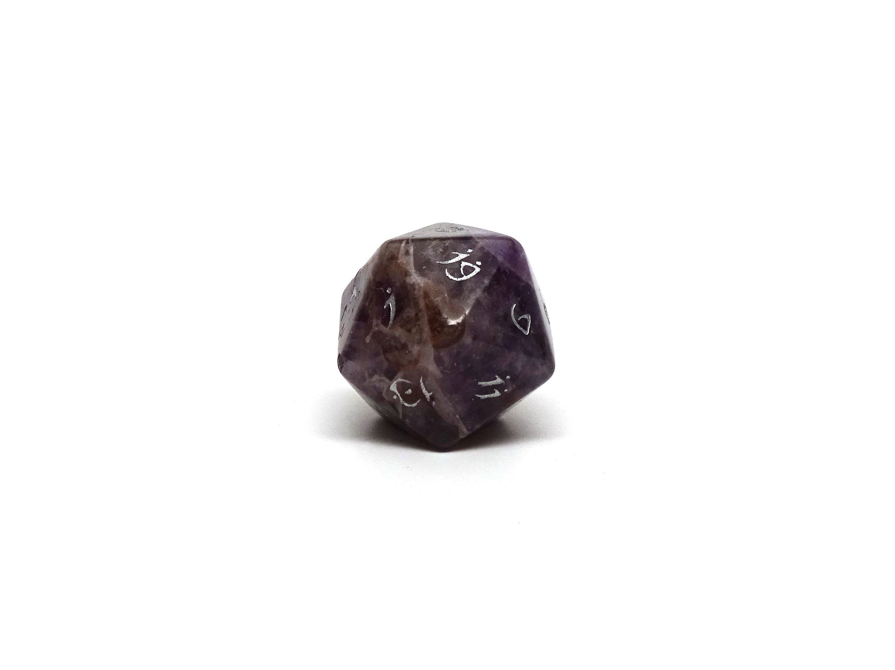 Amethyst D20 Dice Single - Elvenkind Font - Bards & Cards